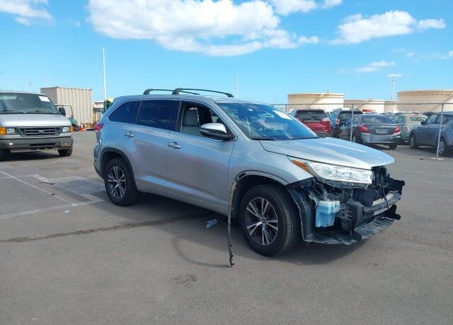 2017 TOYOTA Highlander