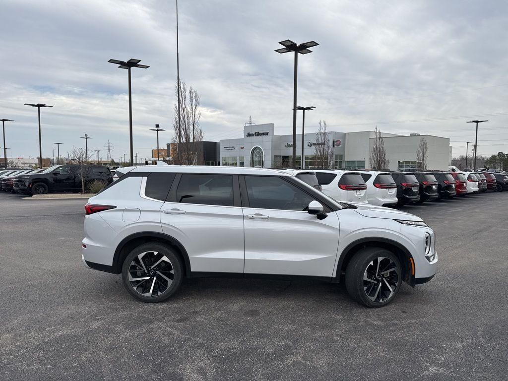 2023 MITSUBISHI Outlander