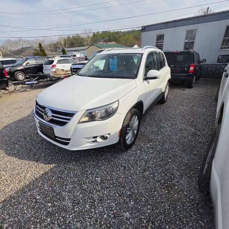 2011 VOLKSWAGEN Tiguan