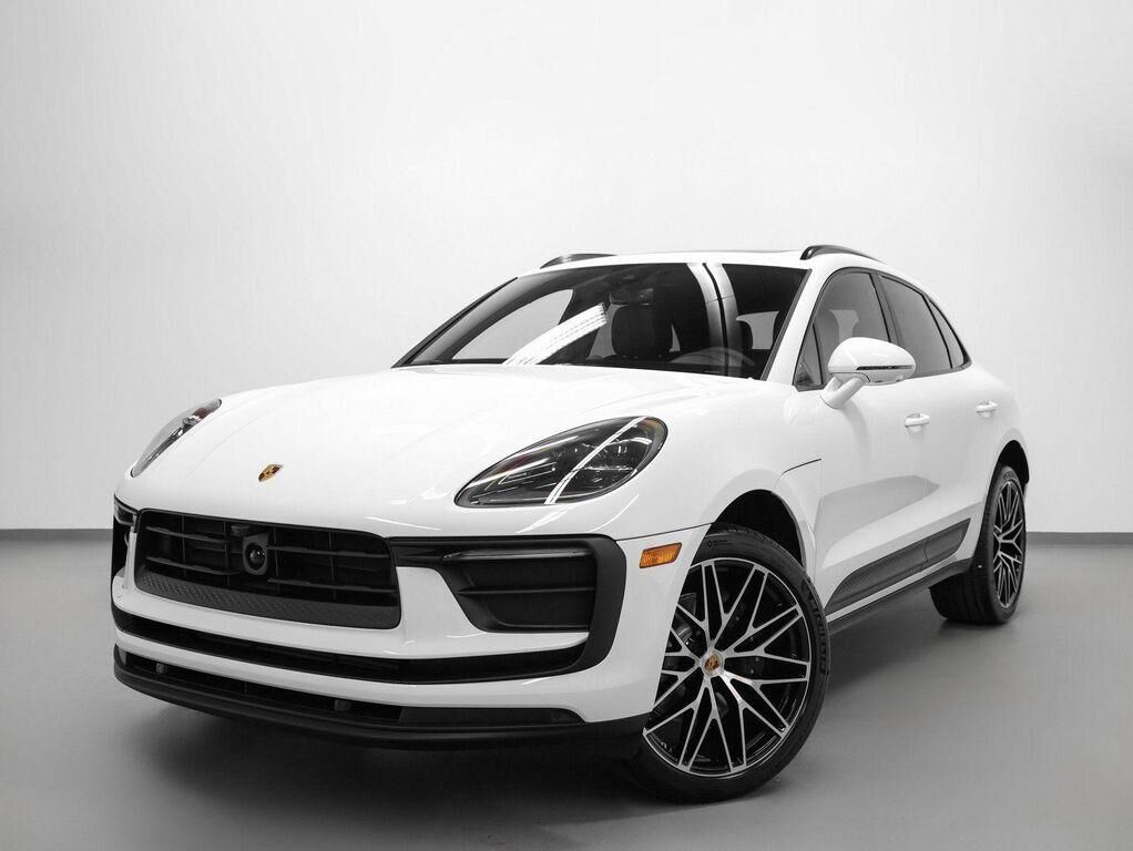 2026 PORSCHE Macan