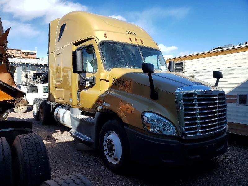 2016 FREIGHTLINER Cascadia