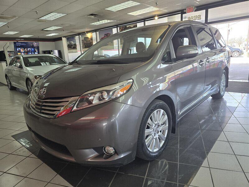2017 TOYOTA Sienna