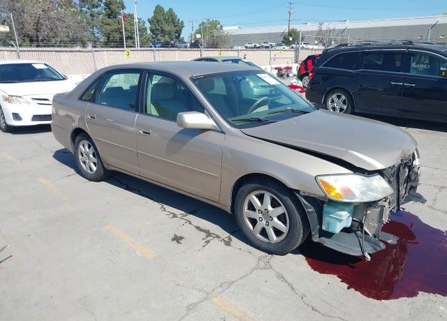 2002 TOYOTA Avalon