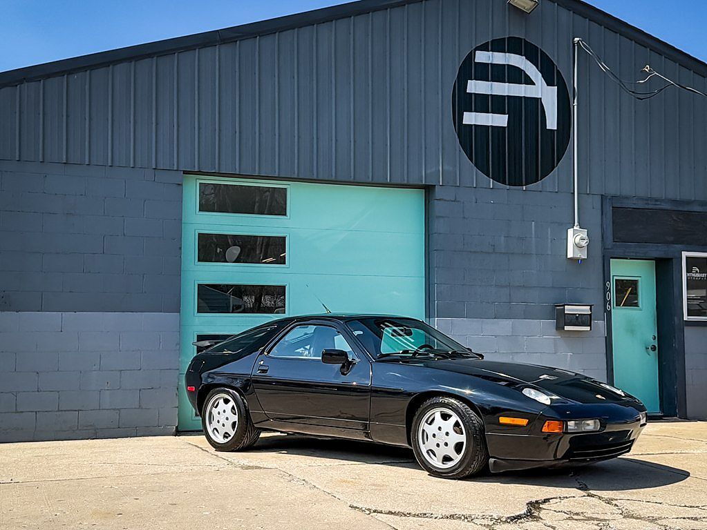 1990 PORSCHE 928