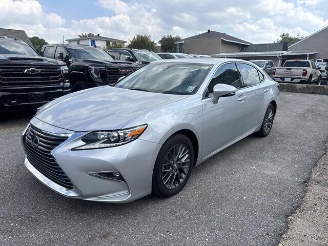 2018 LEXUS ES