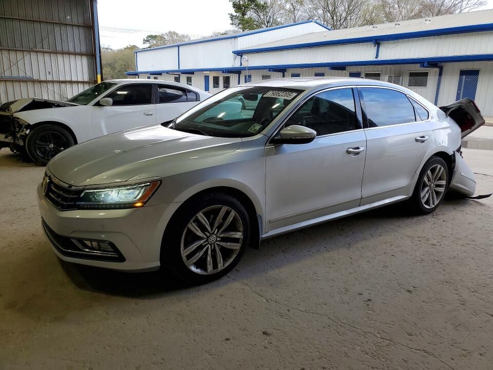 2017 VOLKSWAGEN Passat