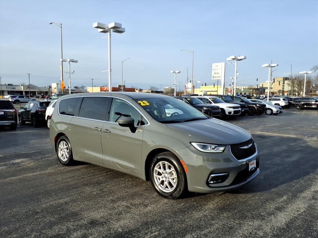 2023 CHRYSLER Pacifica