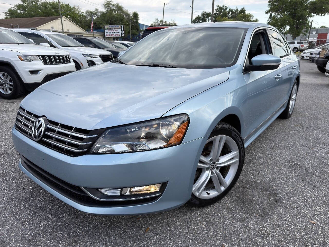 2013 VOLKSWAGEN Passat