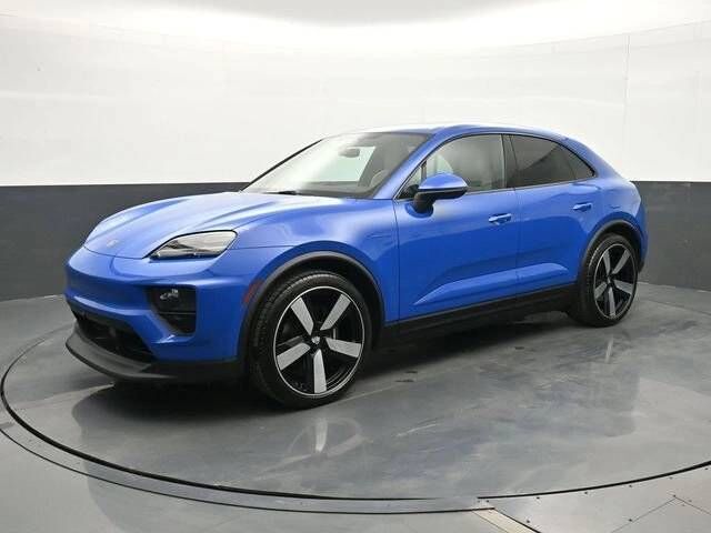 2026 PORSCHE Macan