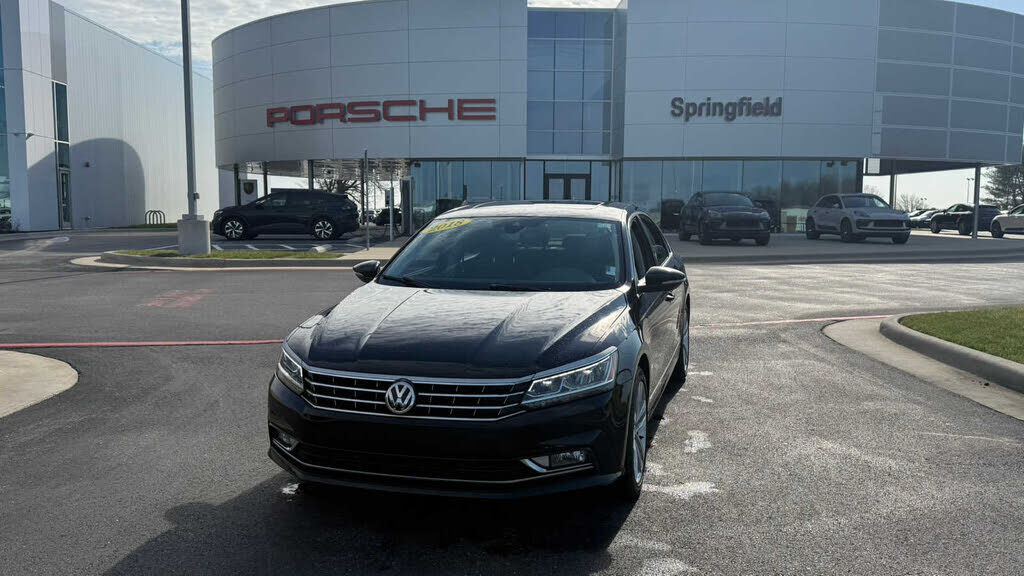 2018 VOLKSWAGEN Passat