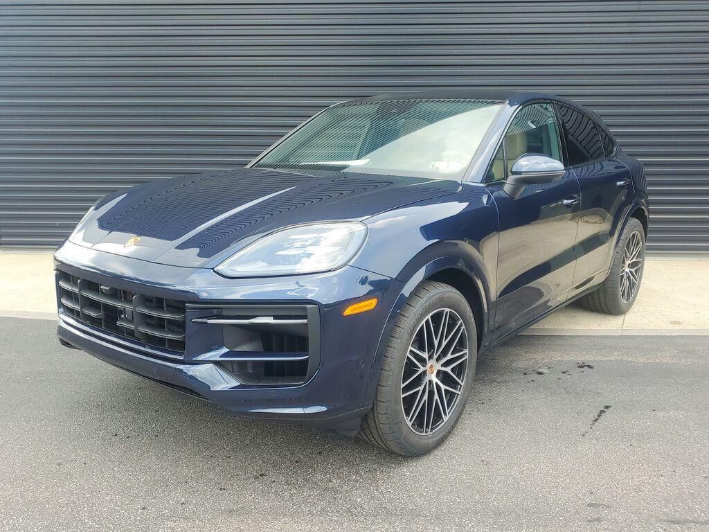 2025 PORSCHE Cayenne