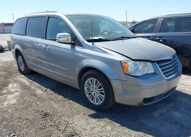2015 CHRYSLER Town and Country
