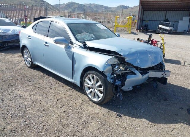 2013 LEXUS IS