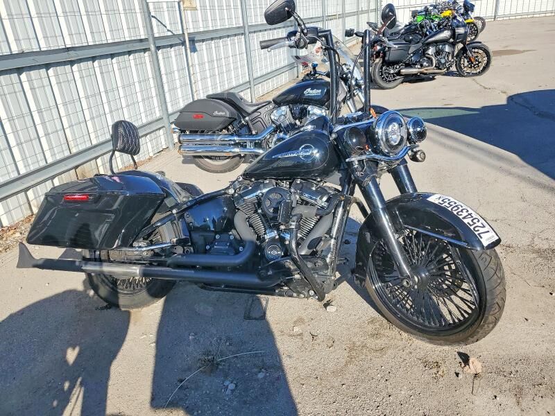 2018 HARLEY DAVIDSON FLHCS / Heritage Classic 114