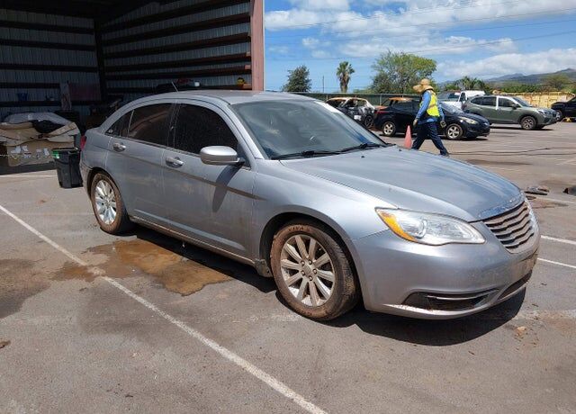 2013 CHRYSLER 200