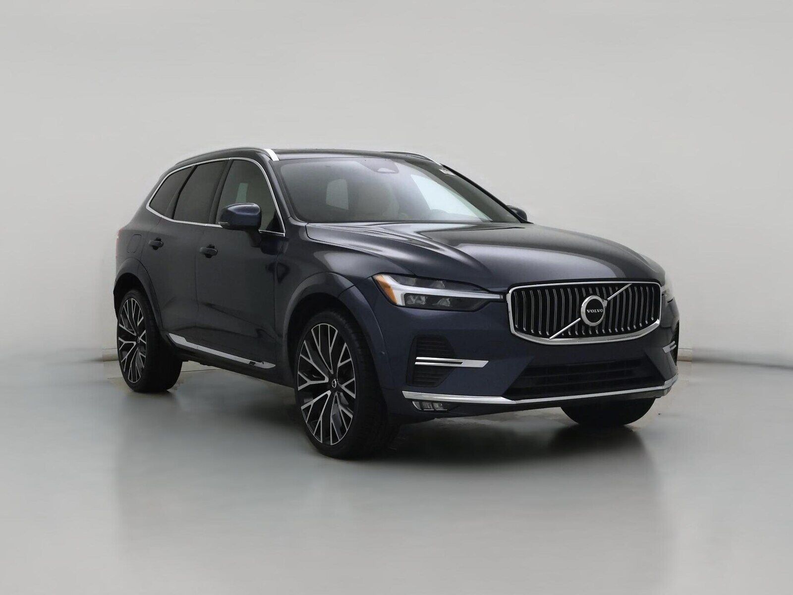 2022 VOLVO XC60