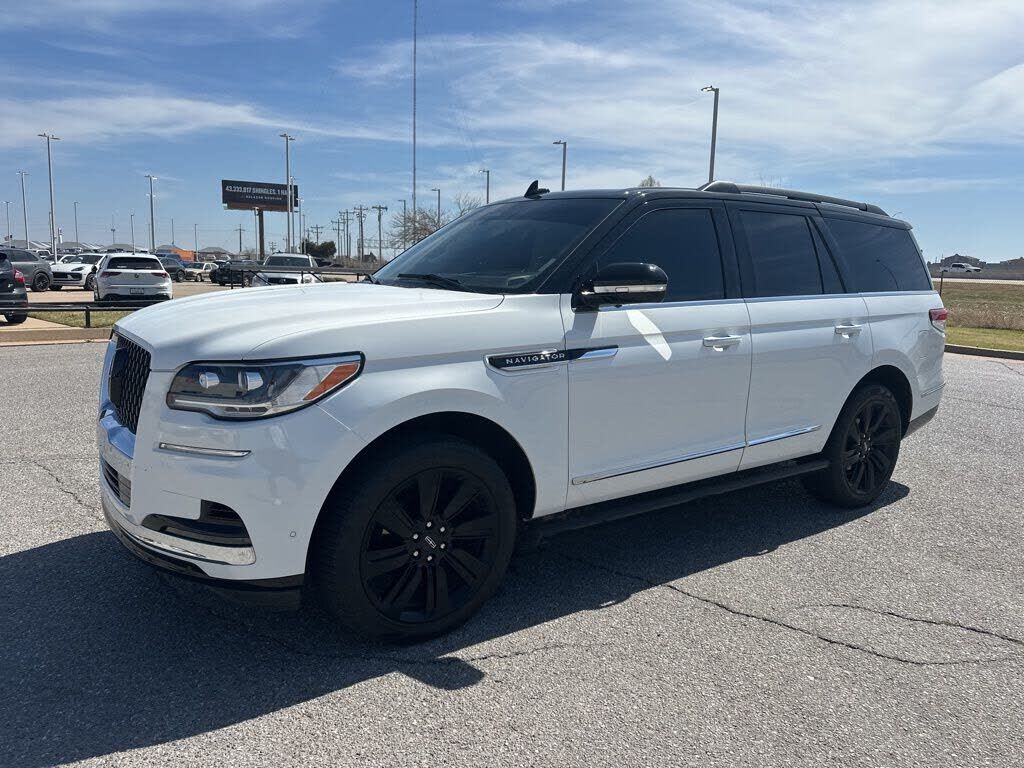 2022 LINCOLN Navigator