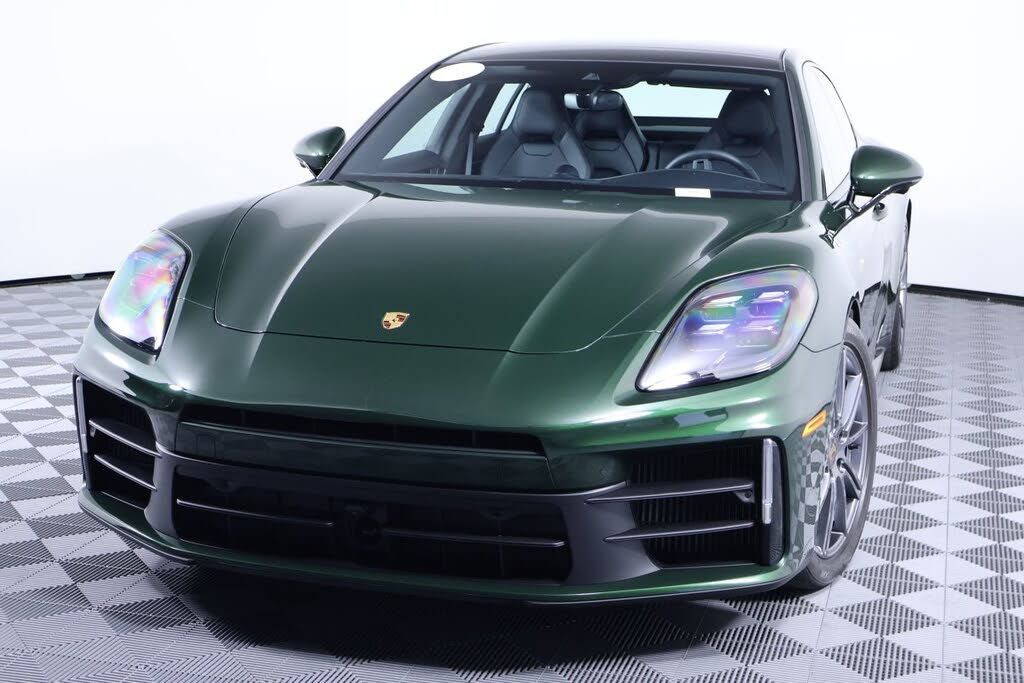 2025 PORSCHE Panamera