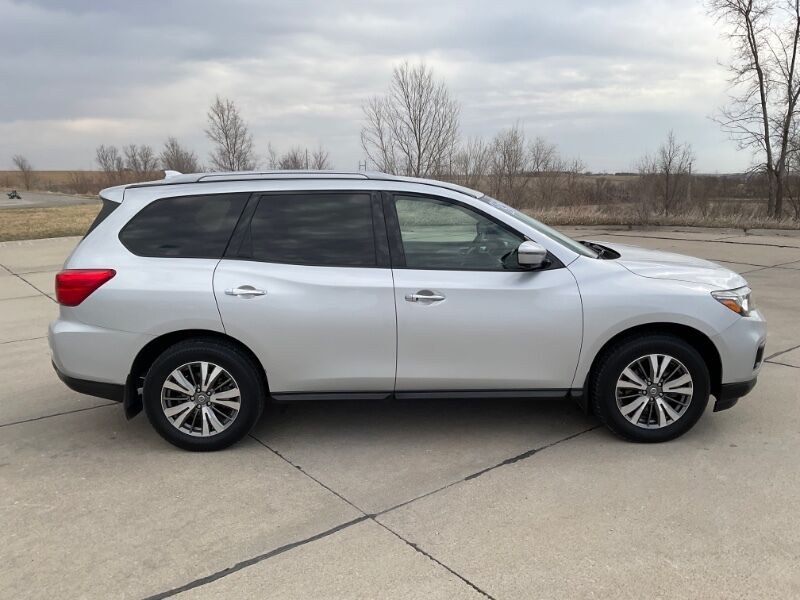 2019 NISSAN Pathfinder