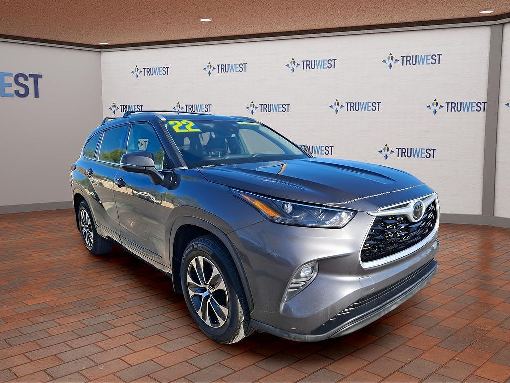 2022 TOYOTA Highlander