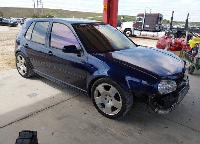 2003 VOLKSWAGEN Golf