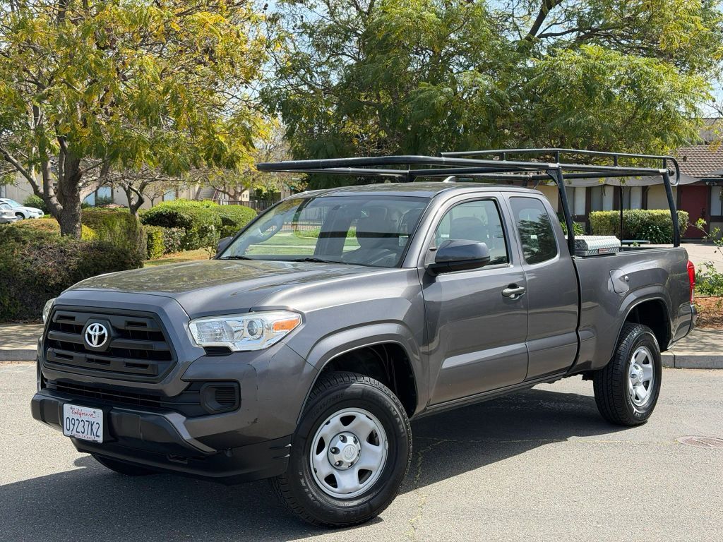 2017 TOYOTA Tacoma