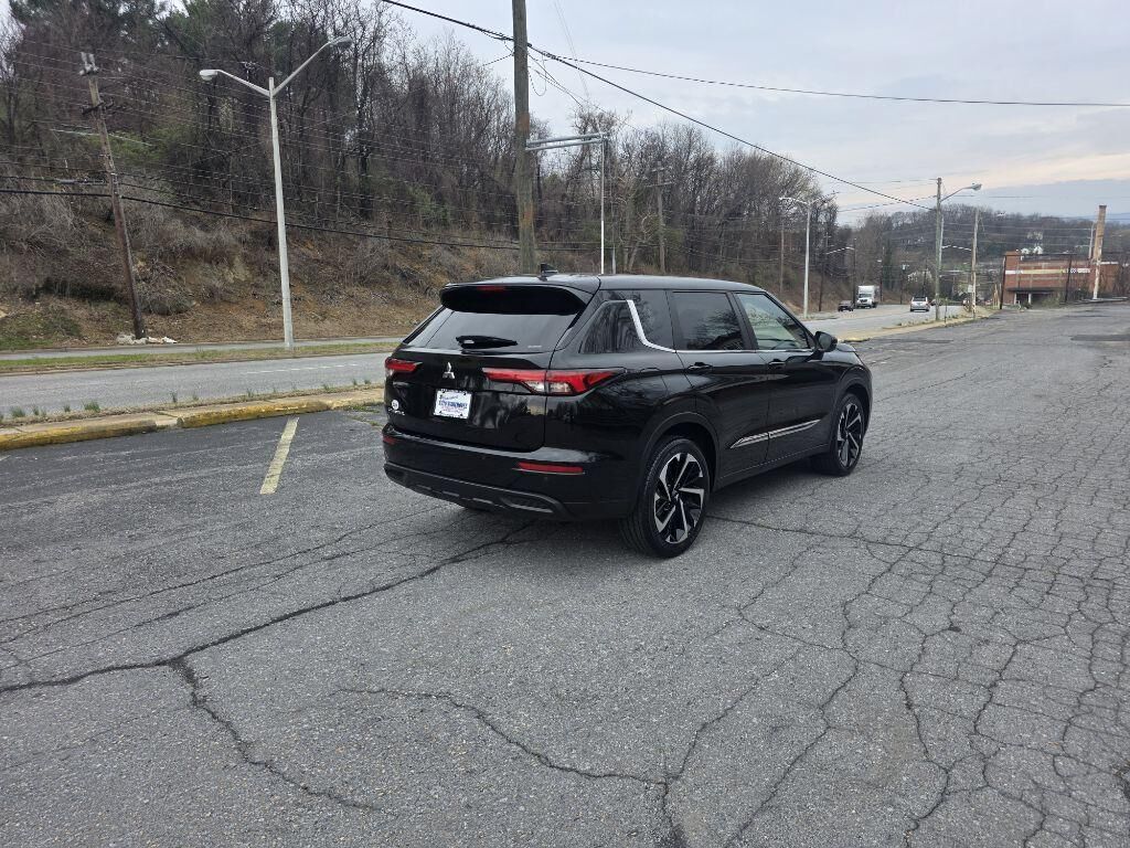 2022 MITSUBISHI Outlander