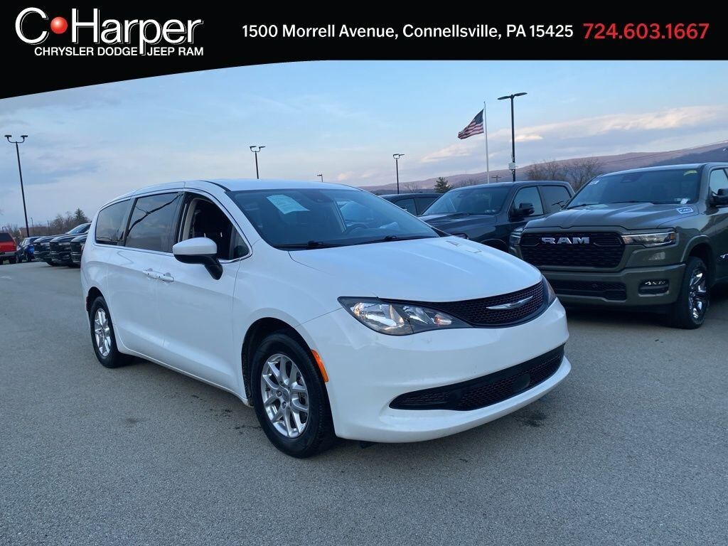 2023 Chrysler Voyager