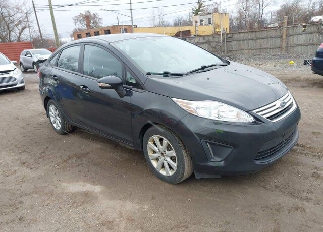 2013 FORD Fiesta
