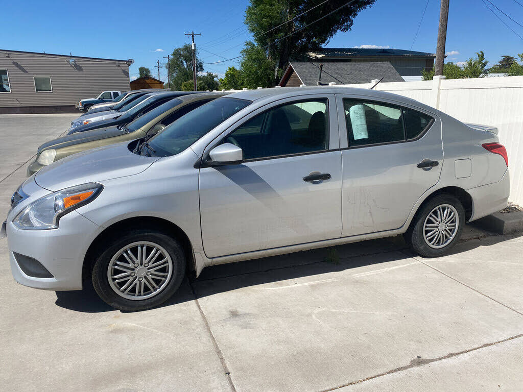 2016 NISSAN Versa