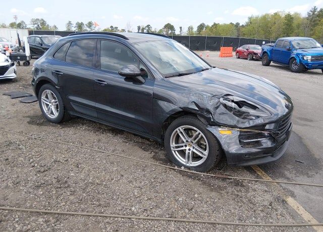 2020 PORSCHE Macan
