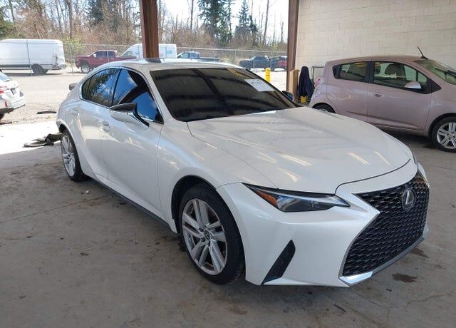 2021 LEXUS IS