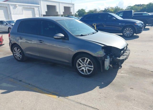 2010 VOLKSWAGEN Golf