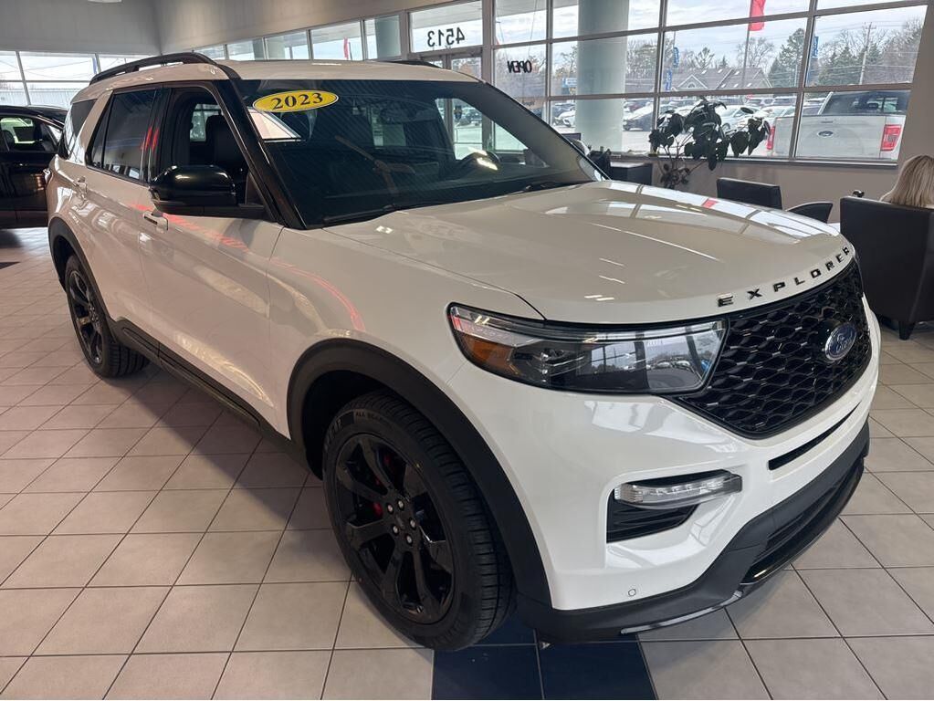 2023 FORD Explorer