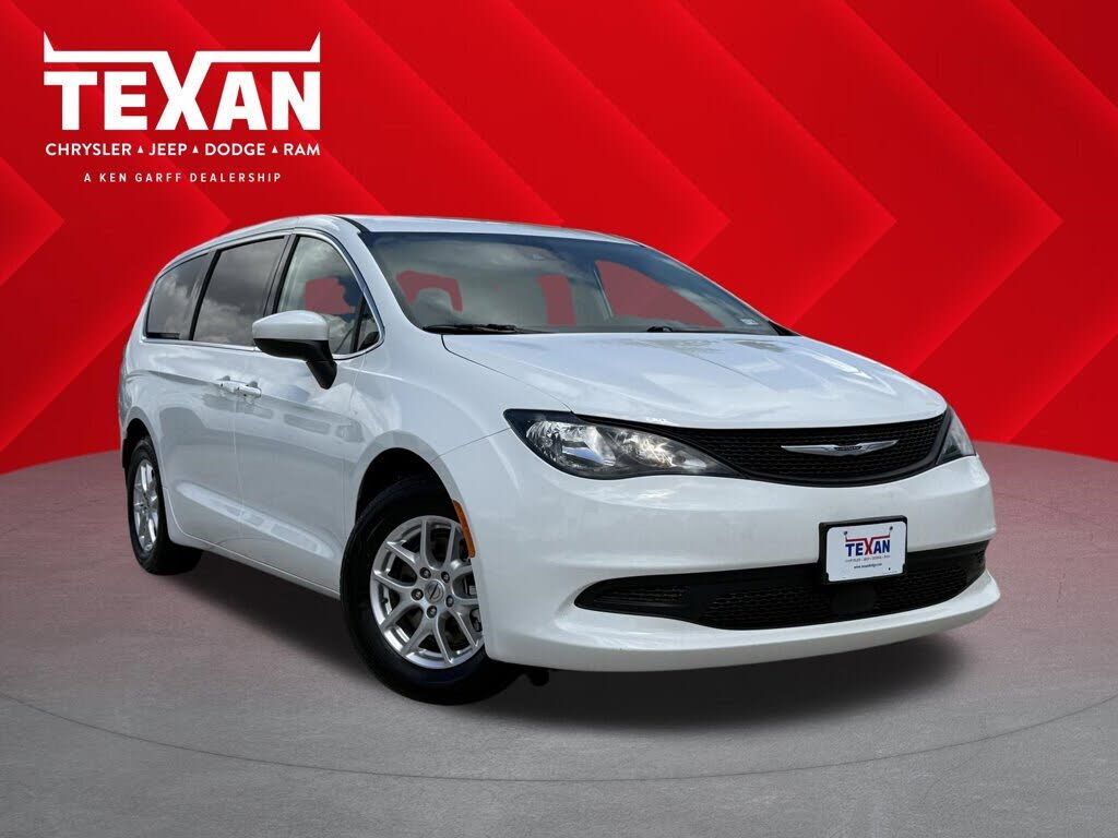 2023 CHRYSLER Voyager