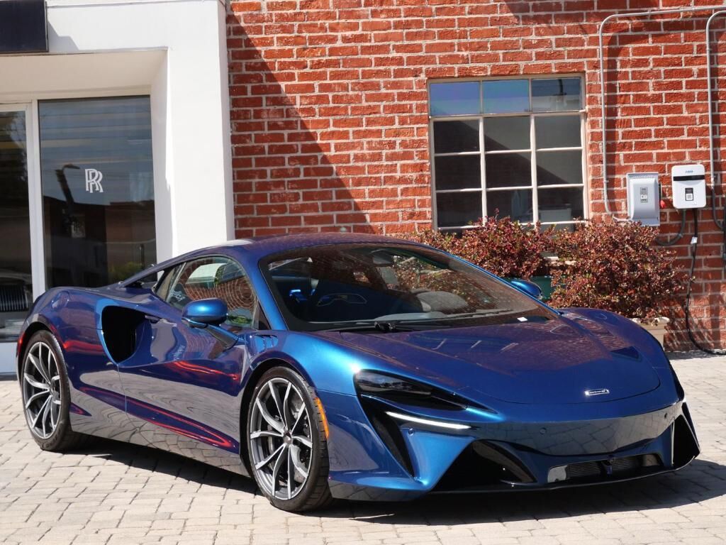 2023 MCLAREN ARTURA