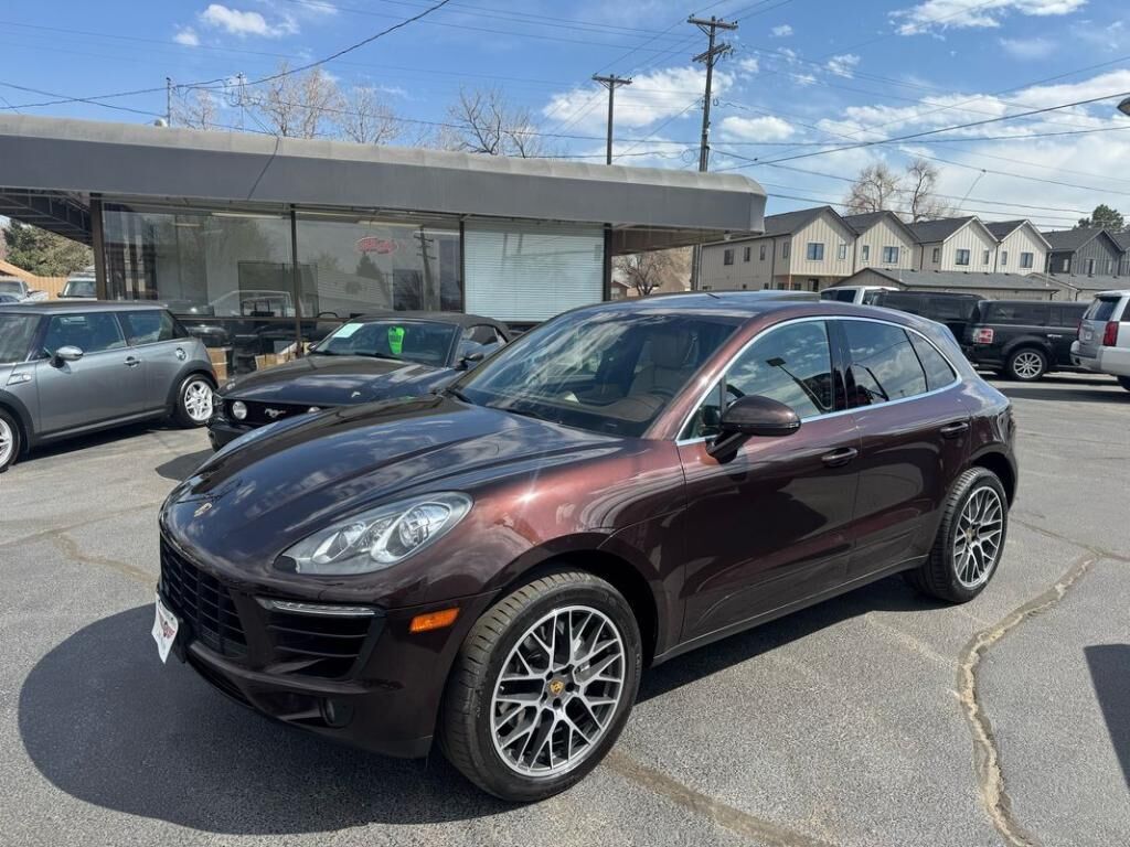2016 PORSCHE Macan