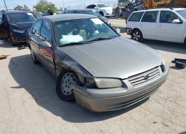 1998 TOYOTA Camry