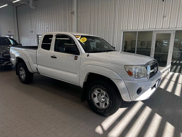 2011 TOYOTA Tacoma