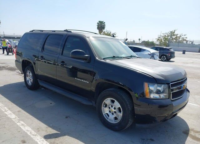 2013 CHEVROLET Suburban