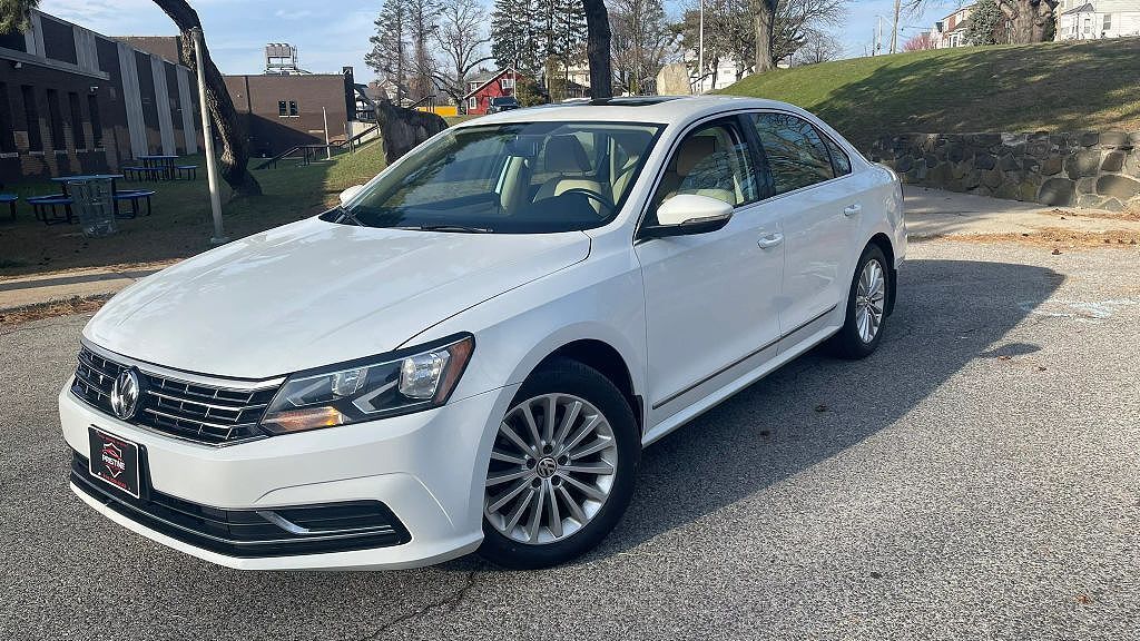 2017 VOLKSWAGEN Passat