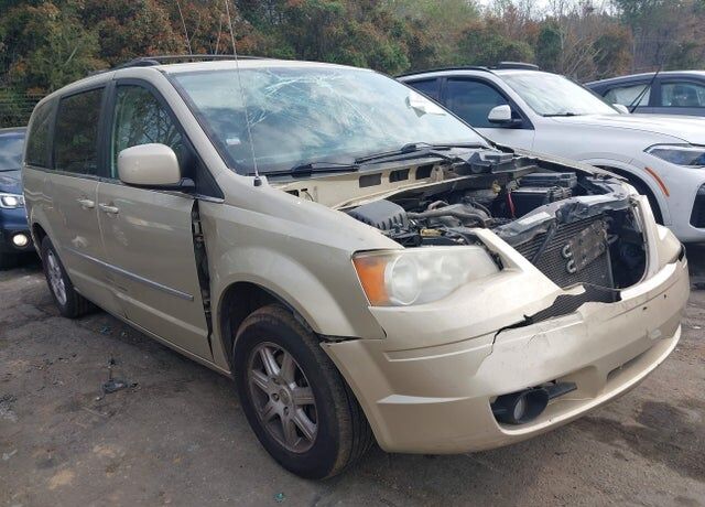2010 CHRYSLER Town and Country