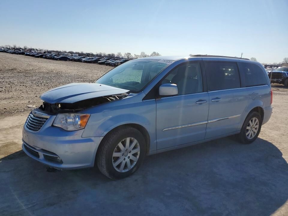 2013 CHRYSLER Town and Country