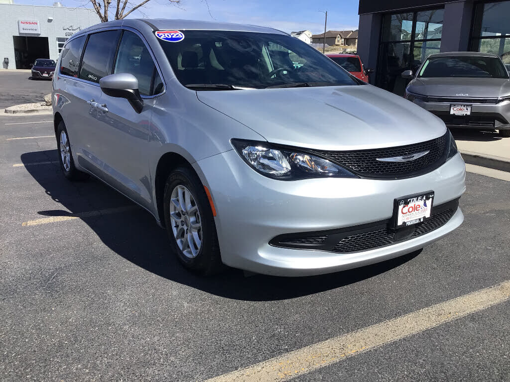 2023 CHRYSLER Voyager