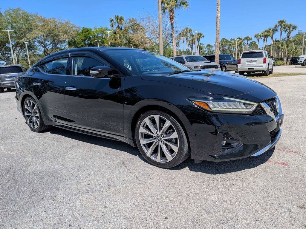 2023 NISSAN Maxima
