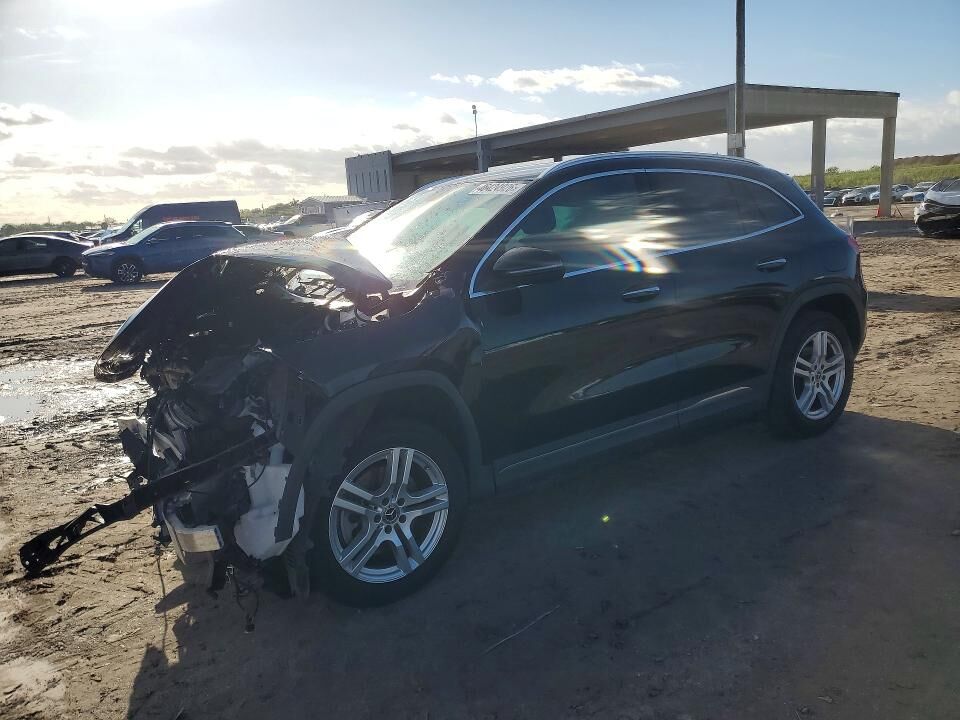 2023 MERCEDES-BENZ GLA-Class