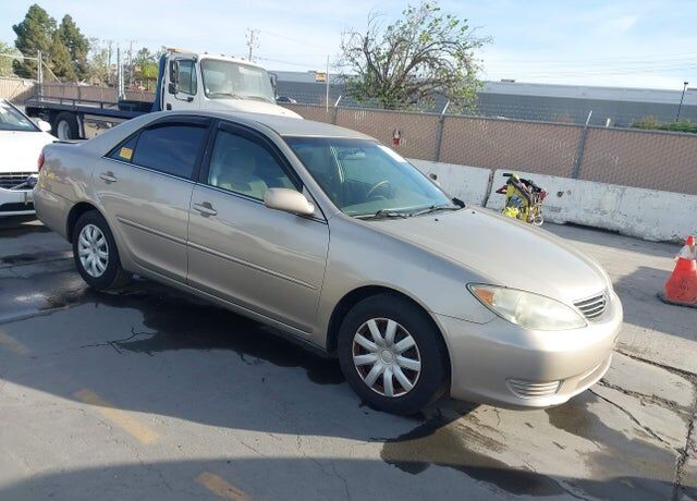 2005 TOYOTA Camry
