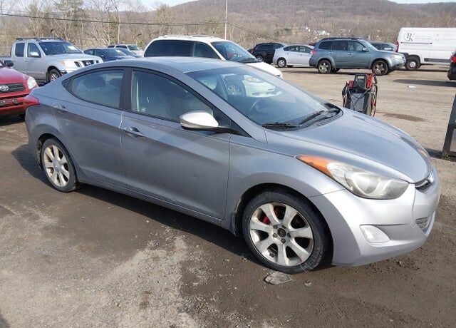 2012 HYUNDAI Elantra