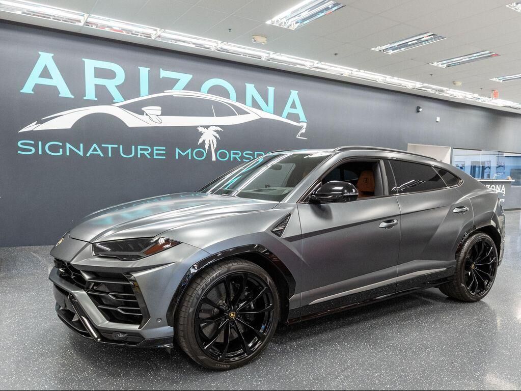 2020 LAMBORGHINI URUS
