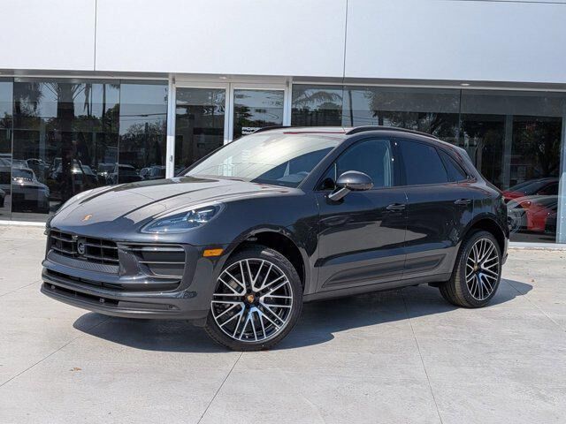 2026 PORSCHE Macan